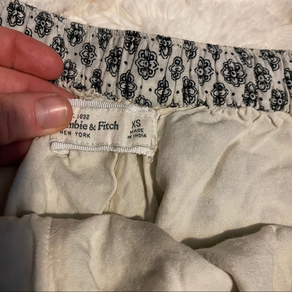 Abercrombie and Fitch Shorts - Picture 3 of 4